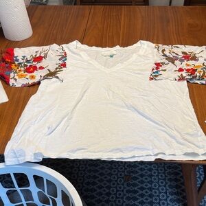 Abercrombie & Fitch White Tee with Vibrant Floral Sleeves